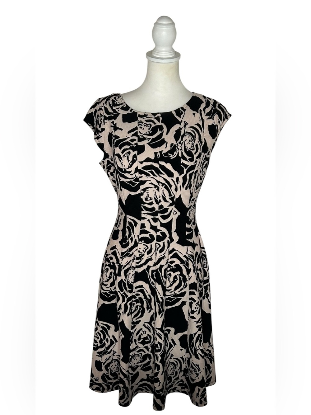 Elle Fit & Flare Black Blush Floral EUC Midi Dress Sz S Garden Party Classic
